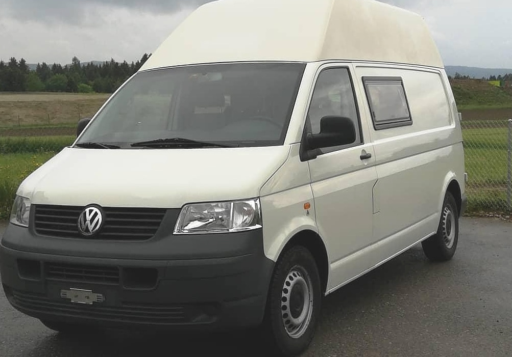 Oskar der Camper: Campervan Ausbau eines VW T5 mit Hochdach
